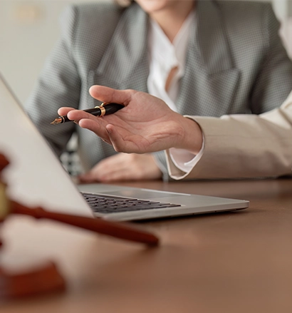 Group ImageChanging a Settlement Agreement Image